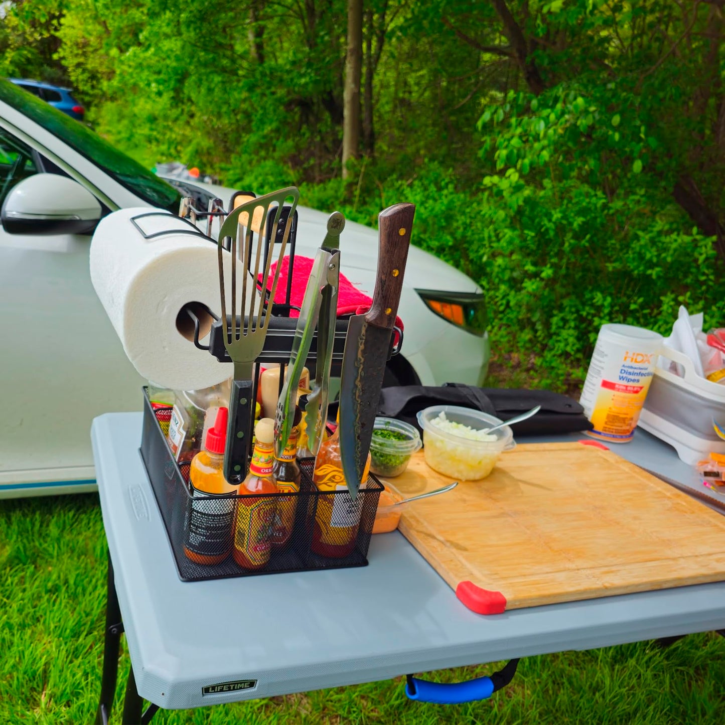 Geesta Grill Caddy - BBQ & Picnic Caddy with Paper Towel & Magnetic Tool Holders, Condiment Storage for Camper & Tailgate