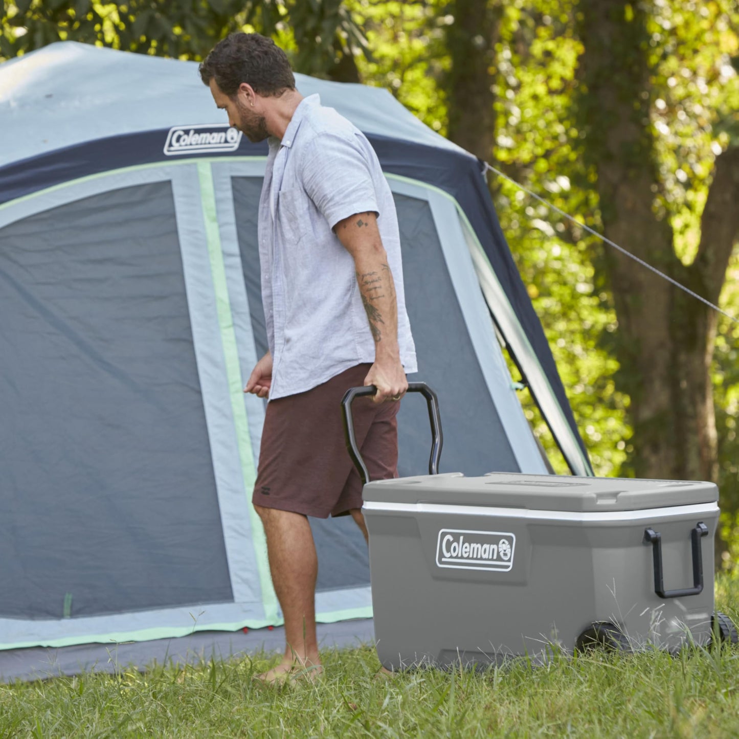 Coleman Classic Series Insulated Portable Rolling Cooler with Wheels, Leak-Resistant Outdoor Hard Cooler Keeps Ice up to 5 Days, 100-Quart